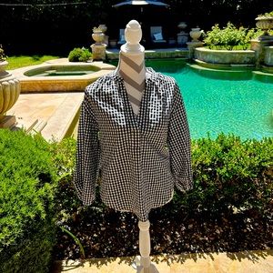 A new day top,, sz M, blk white check long sleeve top. New , no tags